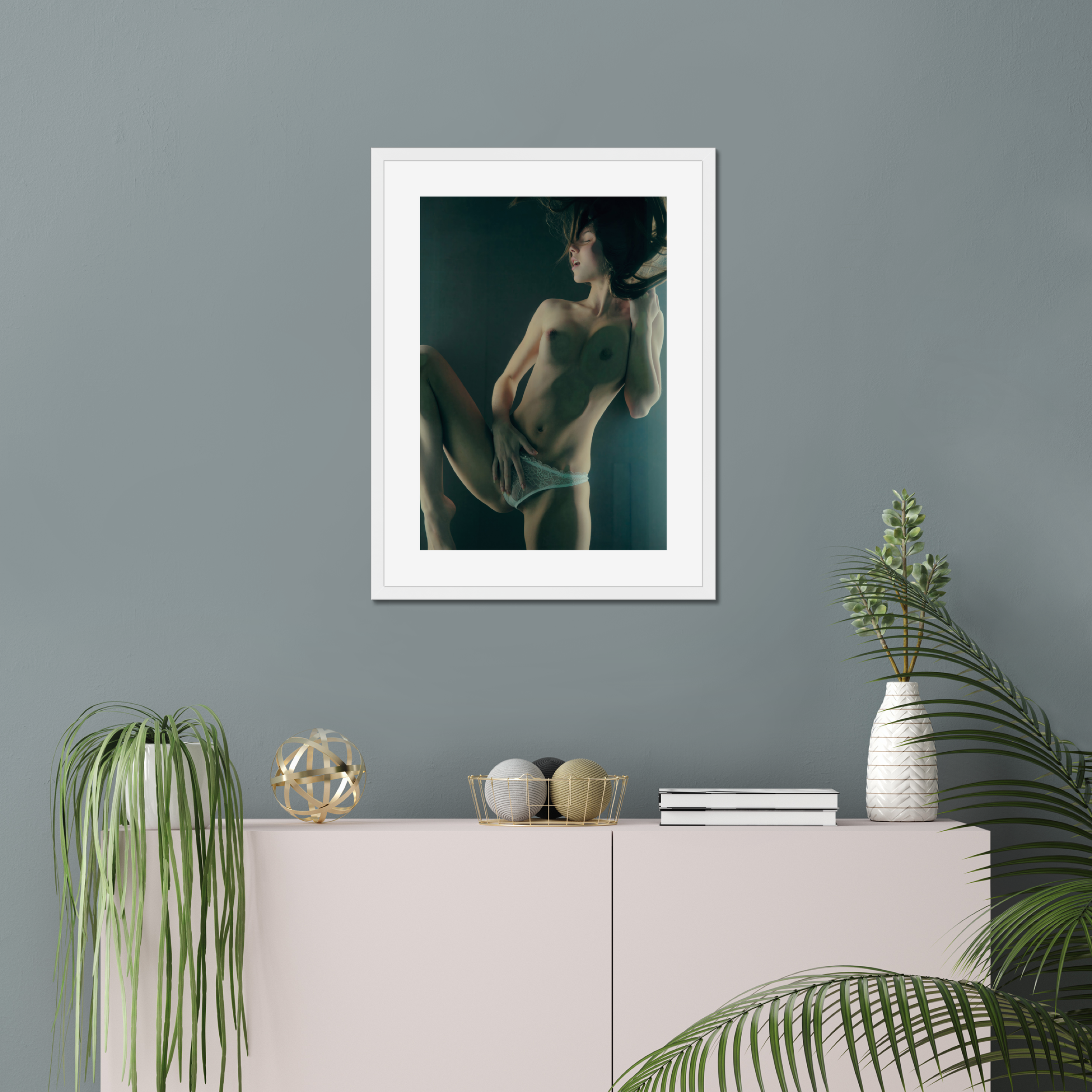 Angelica - medium framed